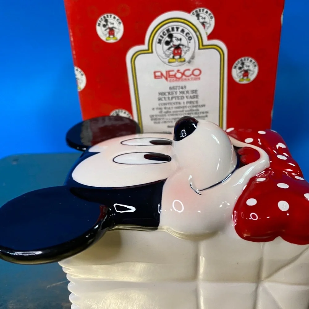 Walt Disney Mickey Mouse Vintage Sculptured Ceramic Vase ENESCO NWT